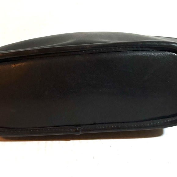 Coach vintage black leather crossbody handbag - Picture 6 of 8